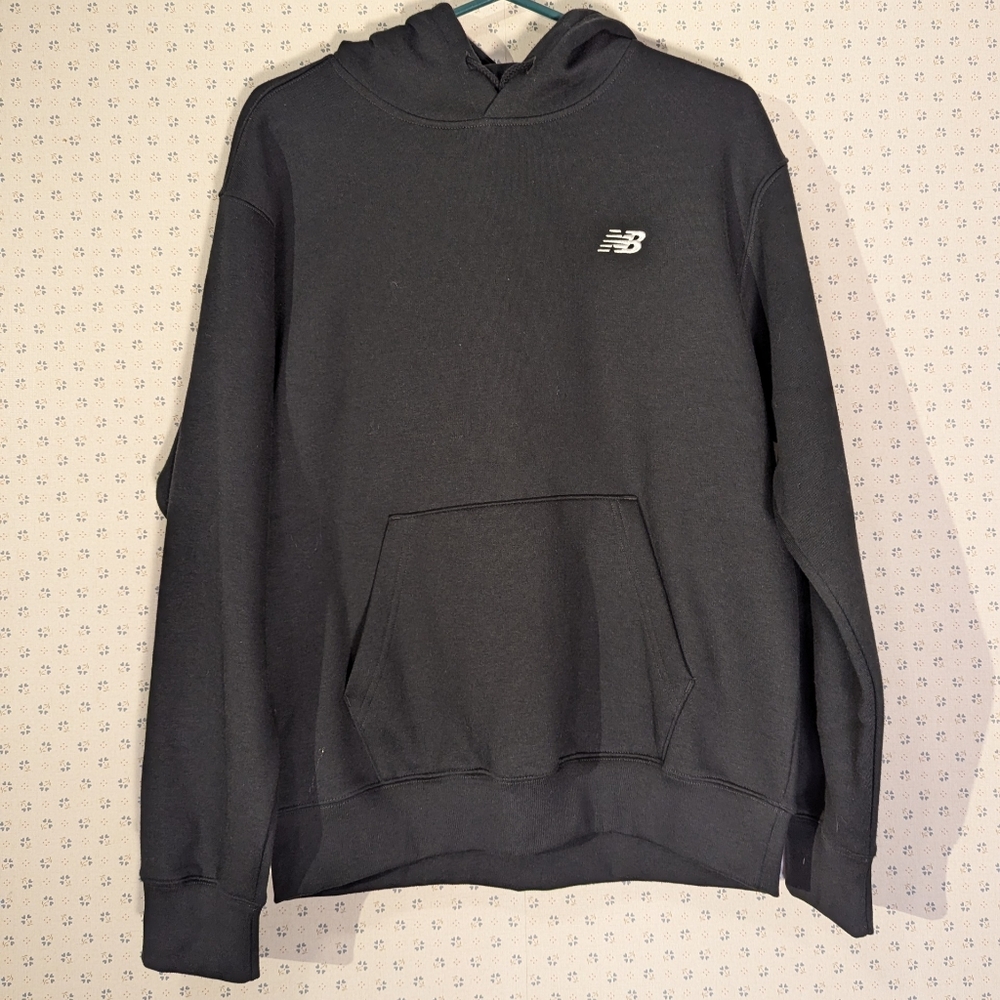 NWT New Balance S Hoodie Unisex Front Pocket Streetwear Activewear sports school